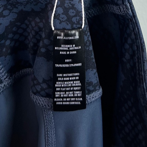 NWT All Fenix Navy 7/8 Snakeskin High Waisted Leggings - Picture 6 of 6